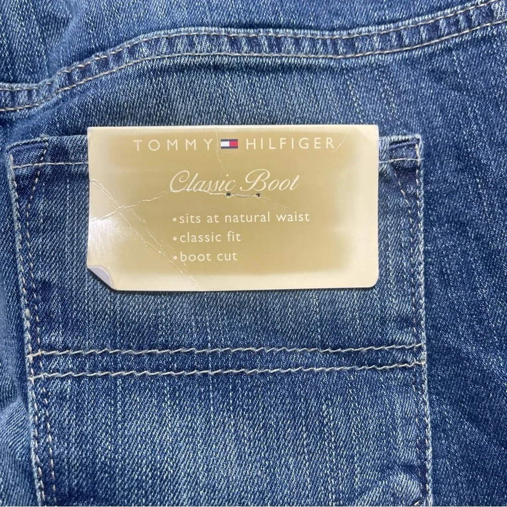 Tommy Hilfiger Classic Mid Rise Bootcut Mid Rise Jeans NWT 8 - Picture 3 of 9